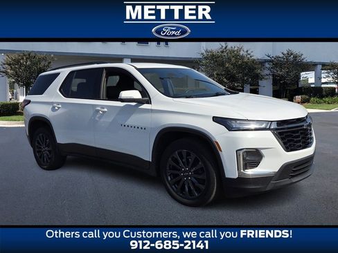 Used 2023 Chevrolet Traverse RS FWD image 1
