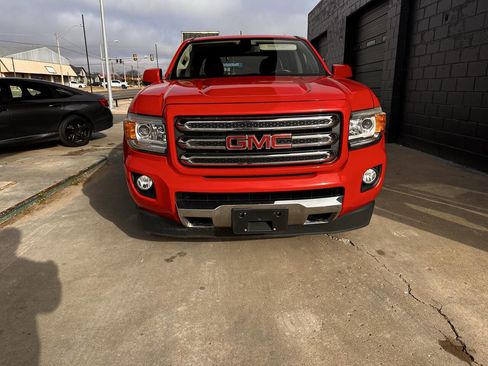 Used 2015 GMC Canyon SLE w/ All-Terrain Package image 3