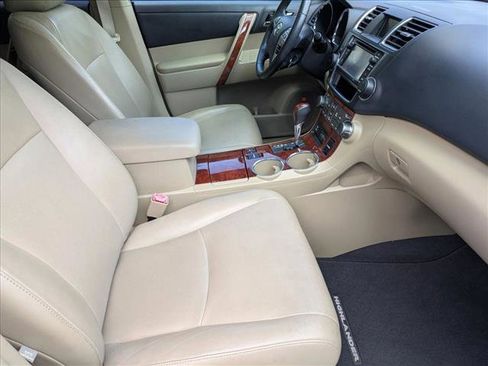Used 2013 Toyota Highlander Limited AWD/4WD image 21