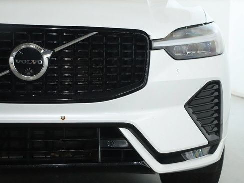 Used 2024 Volvo XC60 B5 Plus AWD/4WD image 7