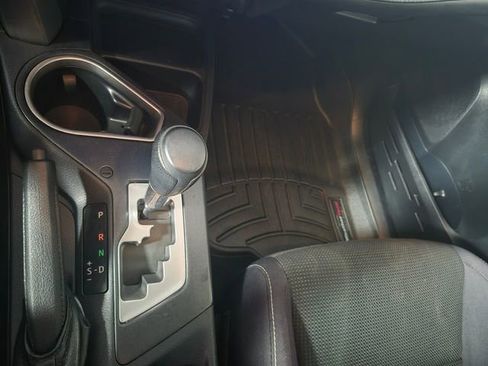 Used 2018 Toyota RAV4 XLE image 27