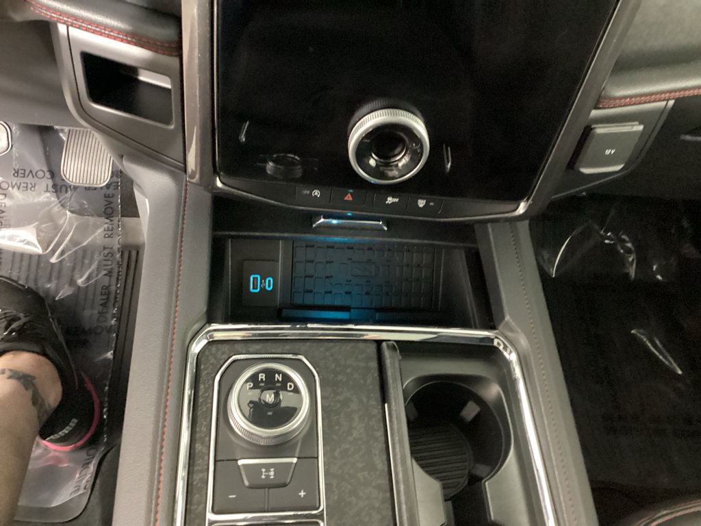 Used 2024 Ford Expedition Limited AWD/4WD image 26