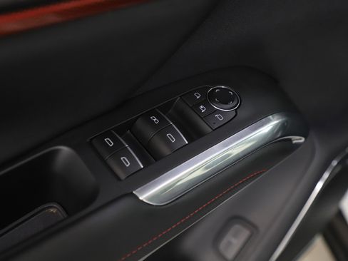 Used 2024 Chevrolet Traverse RS AWD/4WD image 23