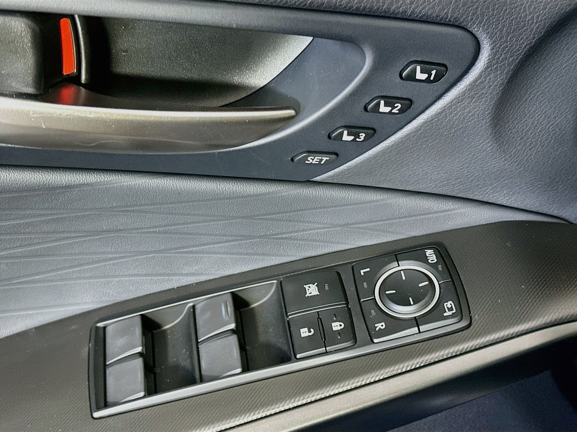 Used 2025 Lexus IS 350 F Sport RWD image 15