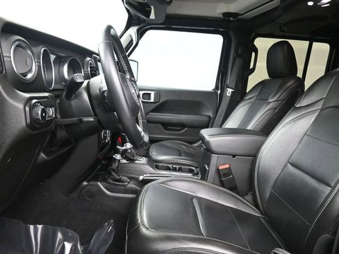 Used 2020 Jeep Wrangler Unlimited Sahara image 34