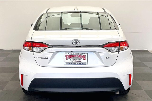 Used 2025 Toyota Corolla LE FWD image 3
