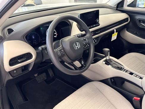 Certified 2025 Honda HR-V LX image 10