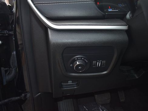 Used 2022 Jeep Grand Cherokee L Limited AWD/4WD image 14