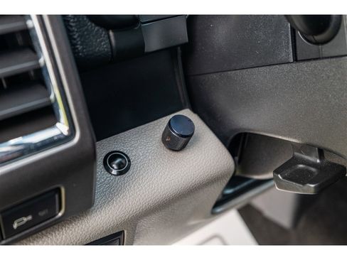 Used 2018 Ford F250 XLT w/ XLT Premium Package AWD/4WD image 18