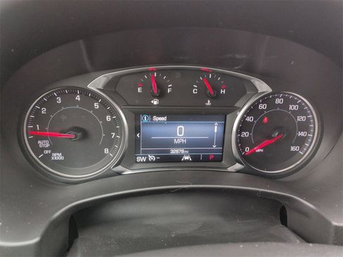 Used 2024 GMC Terrain SLE w/ Driver Convenience Package image 17