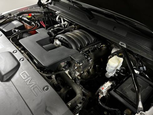 Used 2016 GMC Yukon XL SLT w/ Open Road Package image 11