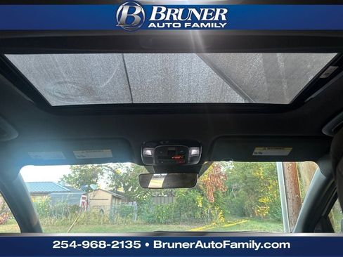 Used 2022 Hyundai Santa Cruz SEL Premium w/ Cargo Package image 23