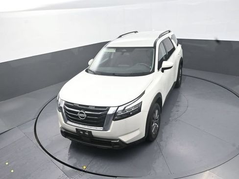 Used 2024 Nissan Pathfinder SV AWD/4WD image 25