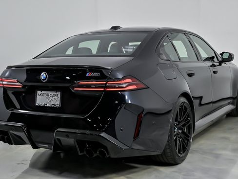 Used 2025 BMW M5 w/ Carbon Package image 12
