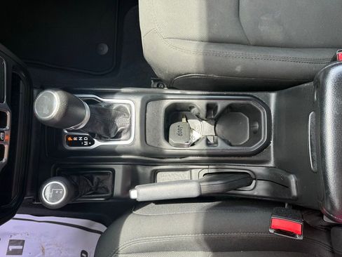 Used 2023 Jeep Wrangler Unlimited Sport AWD/4WD image 38