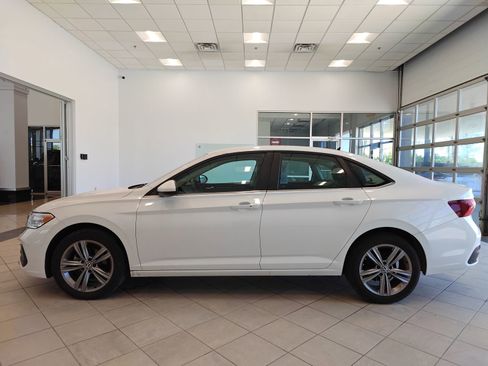 Used 2023 Volkswagen Jetta SE FWD image 6