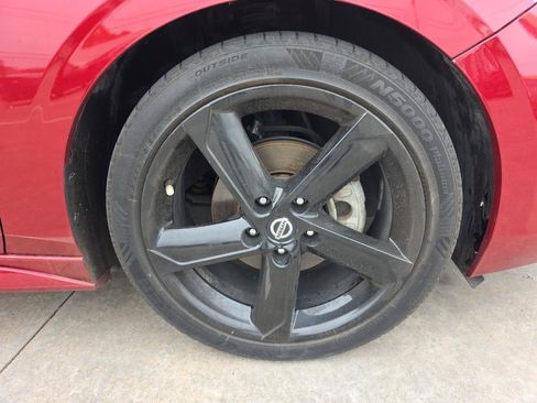 Used 2021 Nissan Sentra SR w/ Lighting Package FWD image 30
