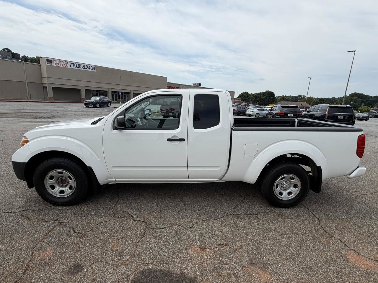 Used 2018 Nissan Frontier S RWD image 8