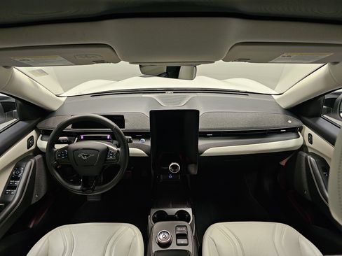 Used 2024 Ford Mustang Mach-E Premium image 19