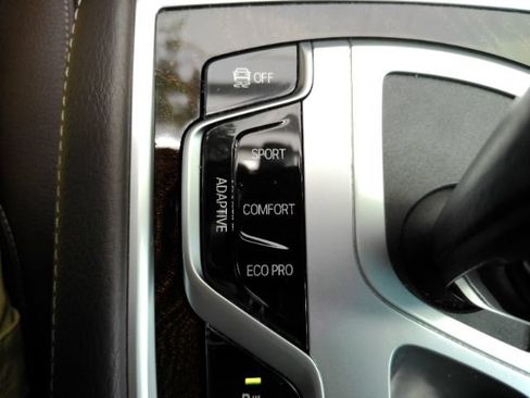 Used 2022 BMW 740i RWD image 48