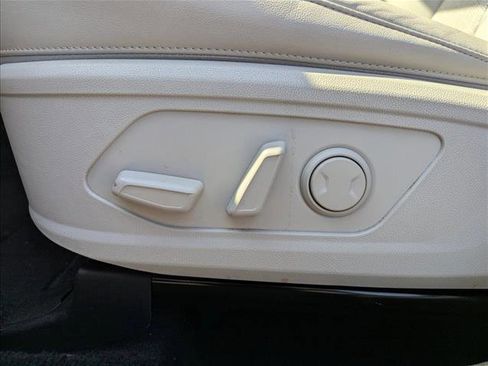 Used 2022 Kia Sorento SX image 11