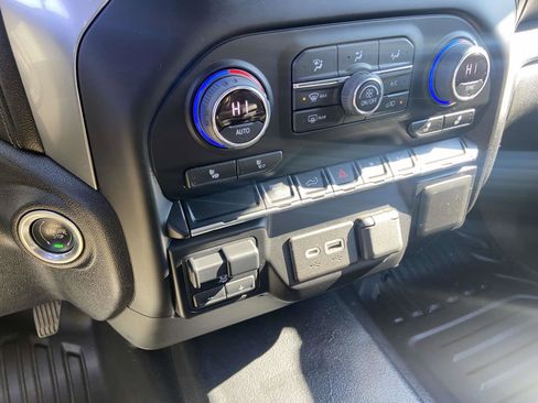 Used 2022 Chevrolet Silverado 3500 LT w/ Convenience Package image 11