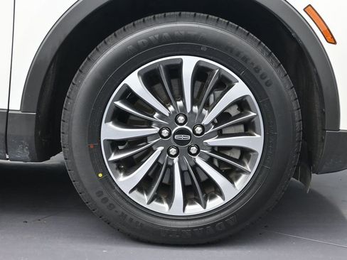 Used 2023 Lincoln Nautilus Reserve FWD image 9