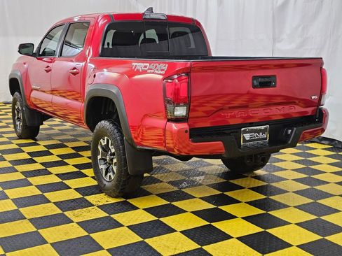 Used 2019 Toyota Tacoma TRD Off-Road w/ Technology Package image 5