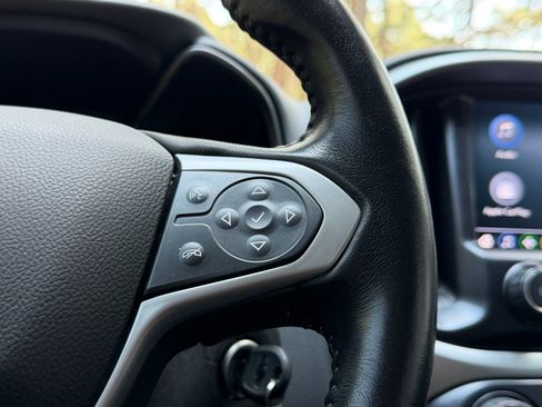 Used 2022 Chevrolet Colorado LT w/ Redline Special Edition image 22