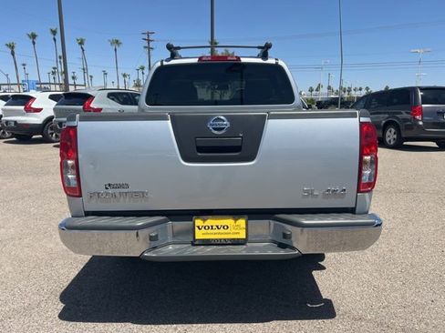 Used 2011 Nissan Frontier SL w/ Moonroof Pkg AWD/4WD image 4