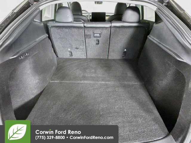 Used 2023 Tesla Model Y AWD image 25