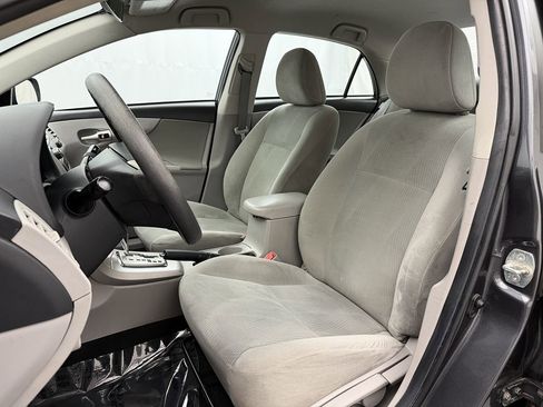 Used 2011 Toyota Corolla LE image 9