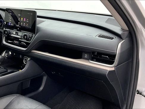 Used 2024 Toyota Grand Highlander Platinum image 22