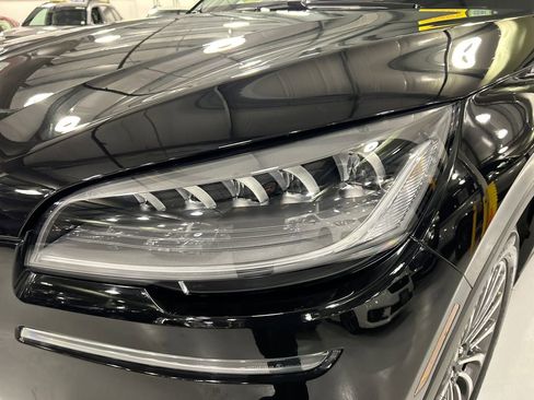 Used 2024 Lincoln Aviator AWD w/ Premium Package image 7