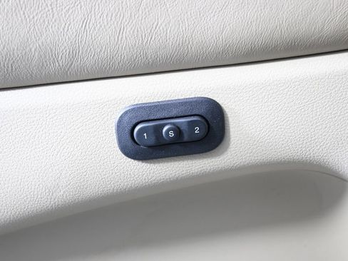 Used 2017 Jeep Grand Cherokee Overland image 20