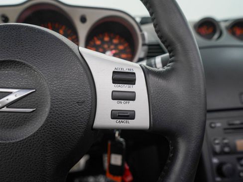 Used 2005 Nissan 350Z Touring RWD image 21