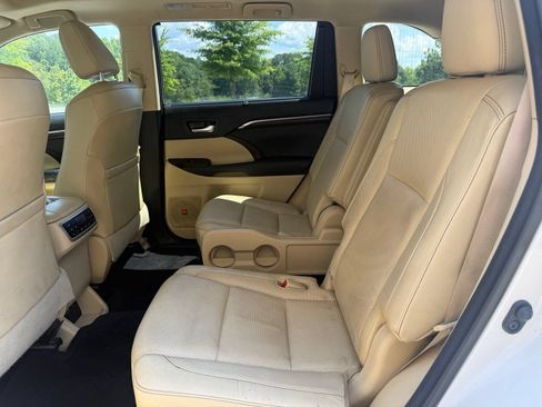 Used 2015 Toyota Highlander Limited Platinum AWD/4WD image 38