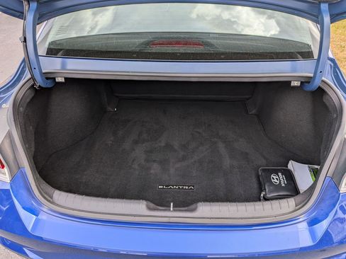 Used 2021 Hyundai Elantra SEL image 27