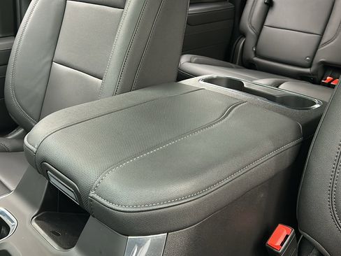 Used 2025 GMC Sierra 1500 SLT w/ SLT Premium Plus Package image 33