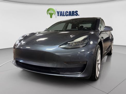 Used 2020 Tesla Model 3 Standard Range RWD image 9