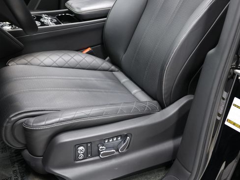 Used 2018 Bentley Bentayga AWD/4WD image 20