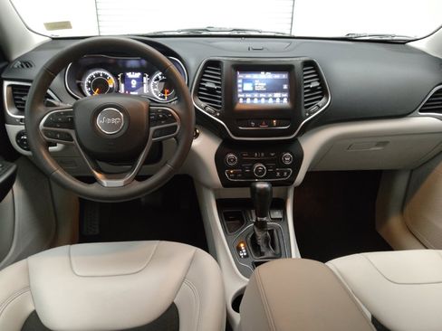 Used 2021 Jeep Cherokee Latitude Plus image 22