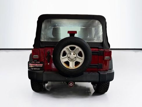 Used 2012 Jeep Wrangler Unlimited Sport AWD/4WD image 7
