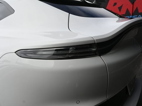 Used 2022 Aston Martin DBX AWD/4WD image 29
