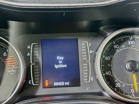 Used 2019 Jeep Cherokee Latitude w/ Popular Appearance Group image 19