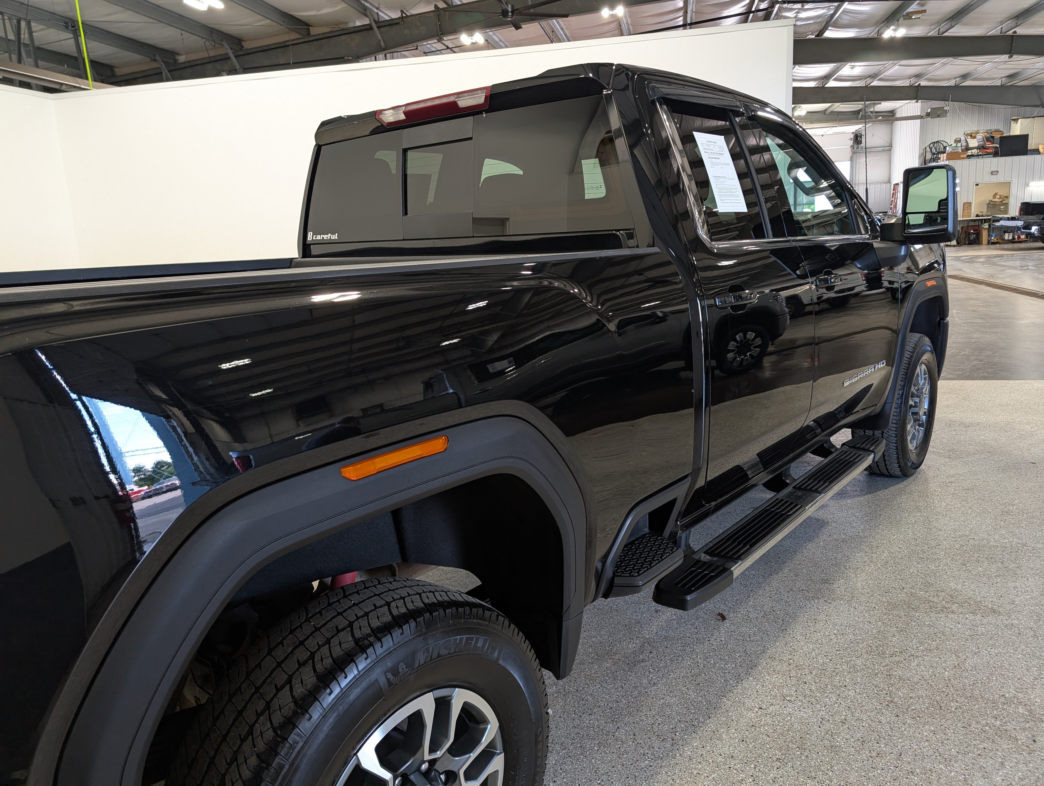 Used 2025 GMC Sierra 2500 SLE w/ Preferred Package AWD/4WD image 3