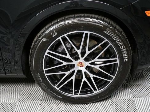 New 2026 Porsche Cayenne AWD image 40