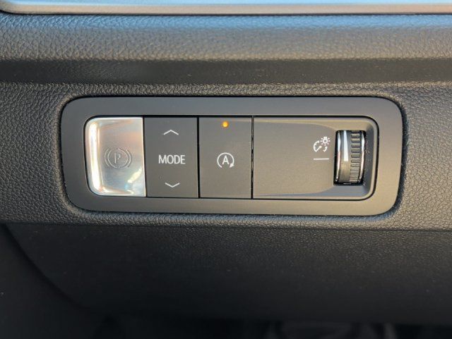 Used 2025 Chevrolet Traverse LT w/ Driver Confidence Package FWD image 20