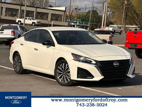 Used 2025 Nissan Altima 2.5 SV image 1