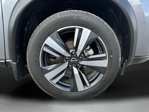 Used 2024 Nissan Rogue SL w/ SL Premium Package FWD image 46